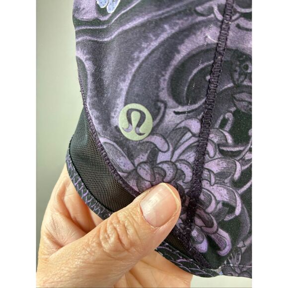 Lululemon Hotty Hot Shorts in Floral Purple Size 6 - Picture 5 of 8